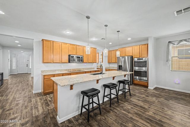 744 W DESERT HOLLOW Drive, San Tan Valley, AZ 85143