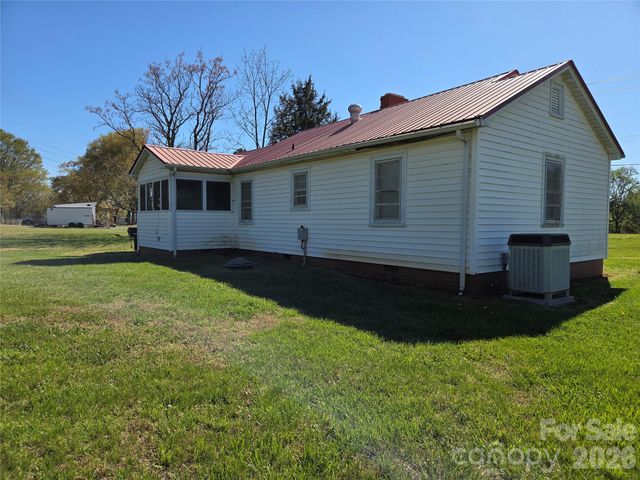 2744 N NC 16 Business Highway, Denver, NC 28037
