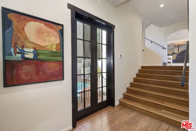 1701 Queens Court, Los Angeles, CA 90069
