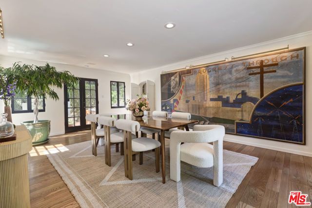 1701 Queens Court, Los Angeles, CA 90069