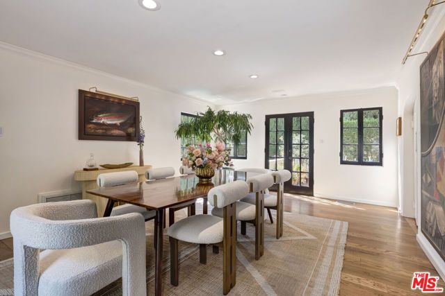 1701 Queens Court, Los Angeles, CA 90069