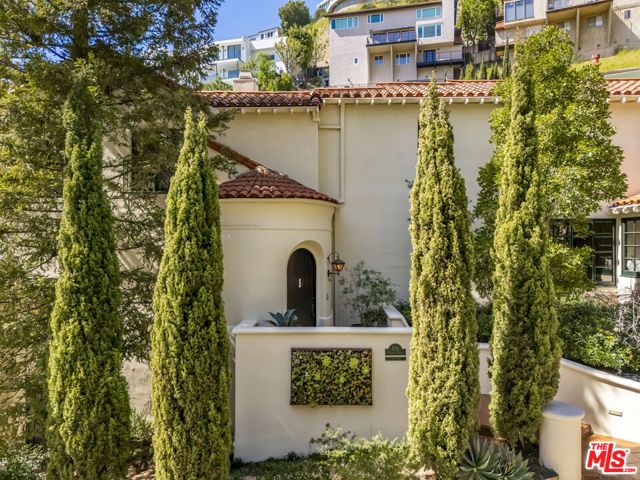 1701 Queens Court, Los Angeles, CA 90069