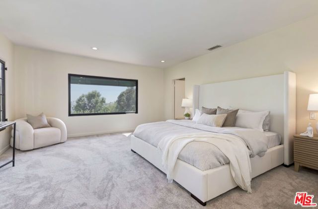 1701 Queens Court, Los Angeles, CA 90069