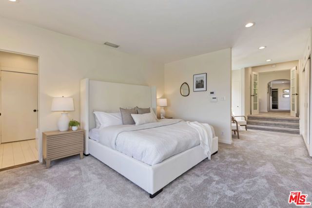 1701 Queens Court, Los Angeles, CA 90069