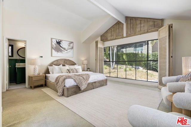 1701 Queens Court, Los Angeles, CA 90069