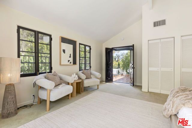 1701 Queens Court, Los Angeles, CA 90069