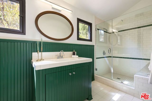 1701 Queens Court, Los Angeles, CA 90069