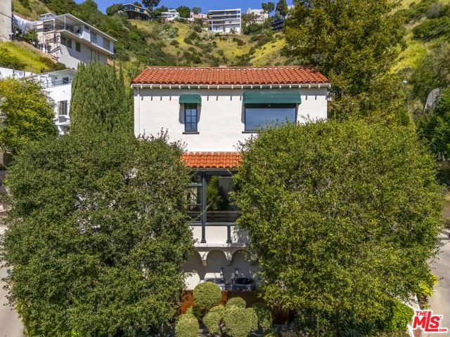 1701 Queens Court, Los Angeles, CA 90069