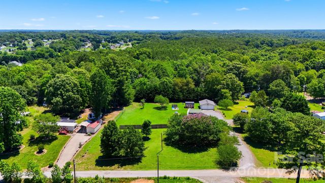 5404 B J Drive, Conover, NC 28613
