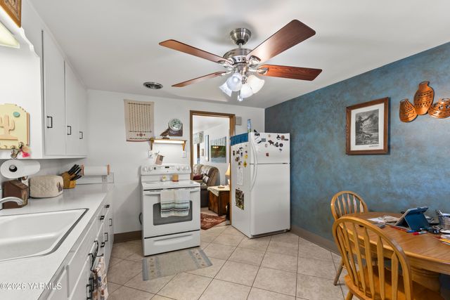 333 N 42nd Ave, Yakima, WA 98908