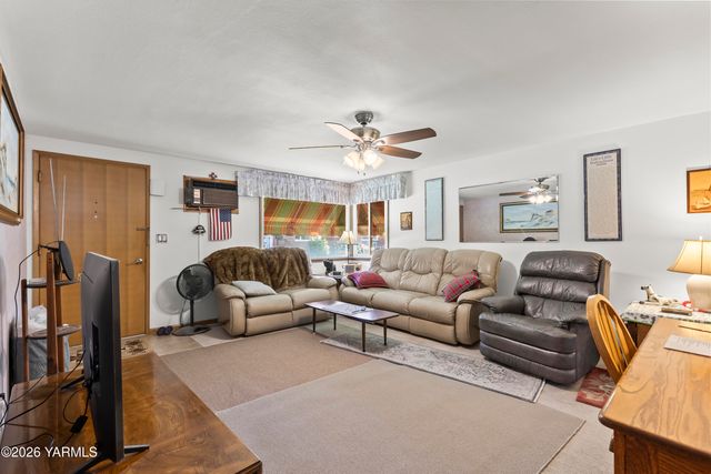 333 N 42nd Ave, Yakima, WA 98908