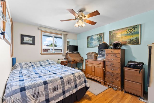 333 N 42nd Ave, Yakima, WA 98908