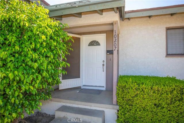 10207 Collett Ave, North Hills, CA 91343