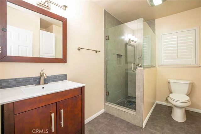 10207 Collett Ave, North Hills, CA 91343