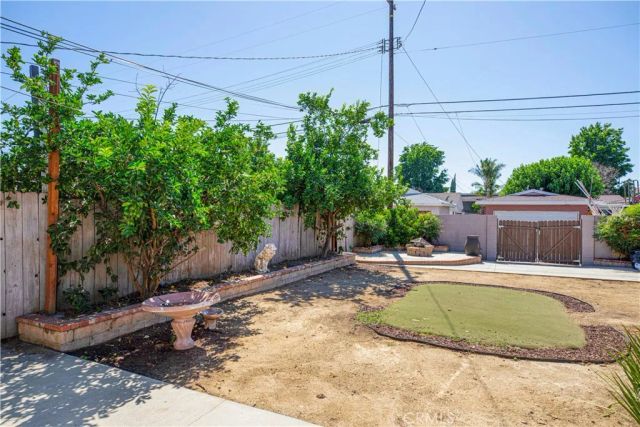 10207 Collett Ave, North Hills, CA 91343