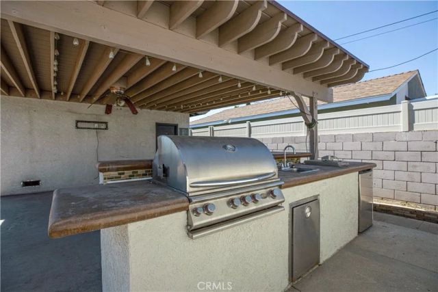 10207 Collett Ave, North Hills, CA 91343