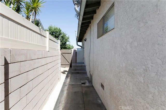 10207 Collett Ave, North Hills, CA 91343