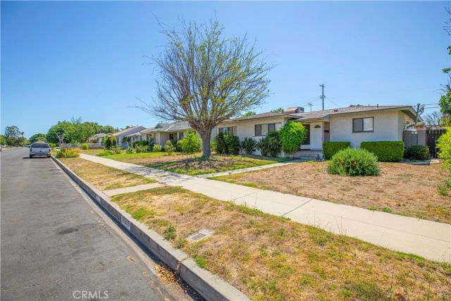 10207 Collett Ave, North Hills, CA 91343
