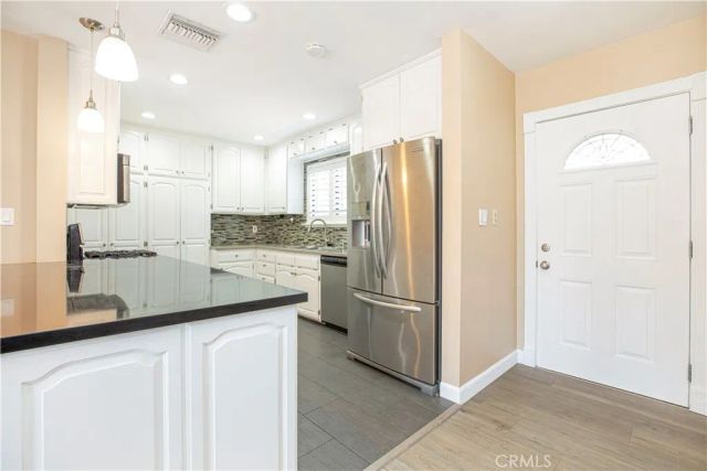 10207 Collett Ave, North Hills, CA 91343