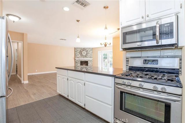 10207 Collett Ave, North Hills, CA 91343