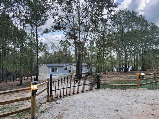 455 Hickory Hill Road, Cleveland, TX 77328