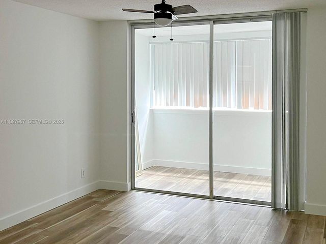 211 NE 8th Ave 107, Hallandale Beach, FL 33009