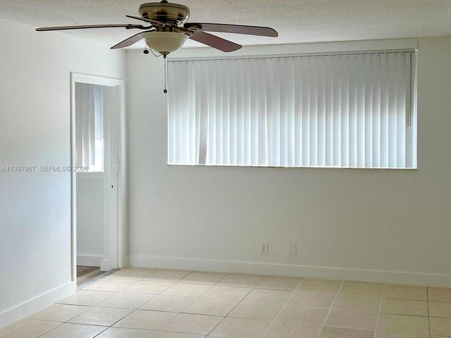 211 NE 8th Ave 107, Hallandale Beach, FL 33009
