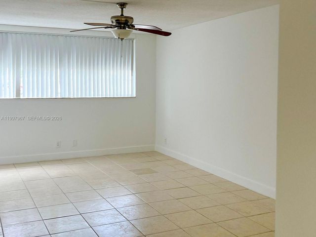 211 NE 8th Ave 107, Hallandale Beach, FL 33009