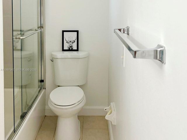 211 NE 8th Ave 107, Hallandale Beach, FL 33009