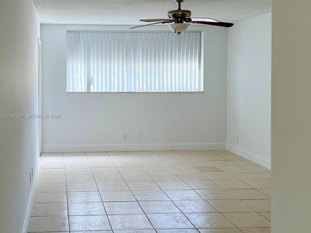 211 NE 8th Ave 107, Hallandale Beach, FL 33009
