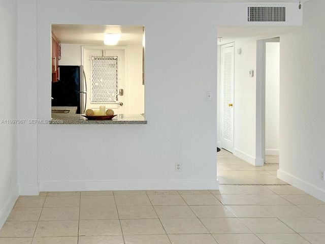 211 NE 8th Ave 107, Hallandale Beach, FL 33009