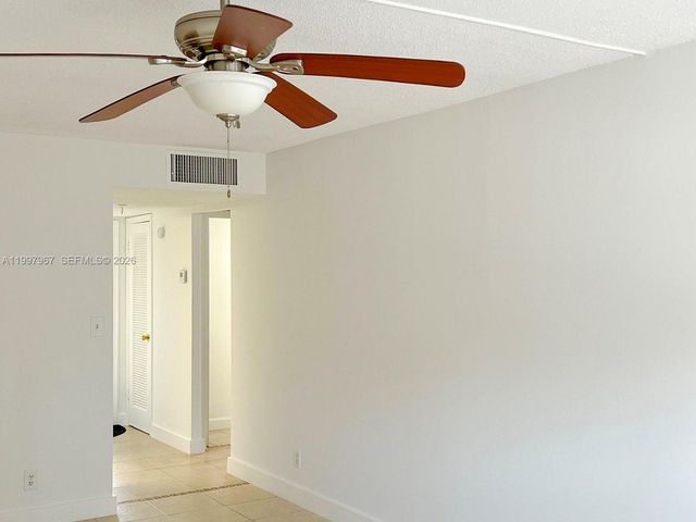 211 NE 8th Ave 107, Hallandale Beach, FL 33009