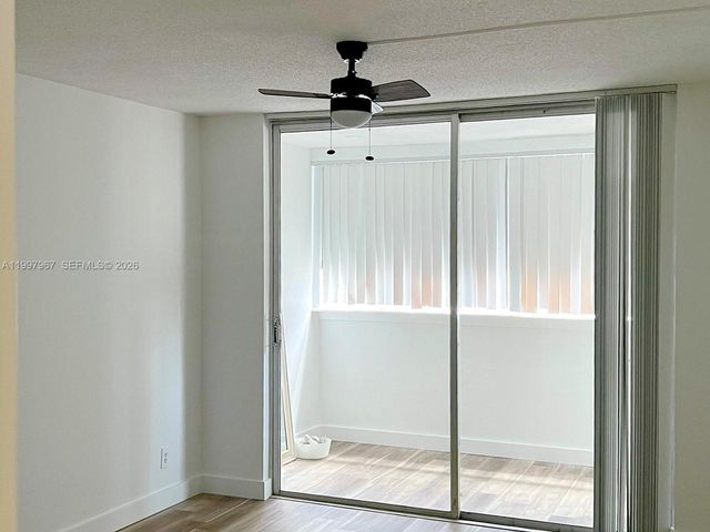 211 NE 8th Ave 107, Hallandale Beach, FL 33009