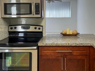 211 NE 8th Ave 107, Hallandale Beach, FL 33009