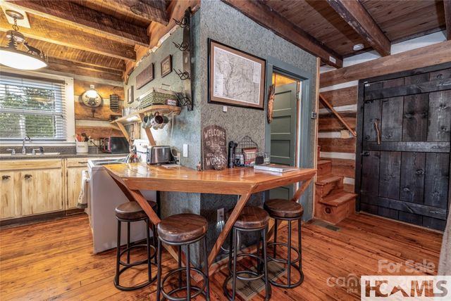 1524 McCall Road, Cashiers, NC 28717