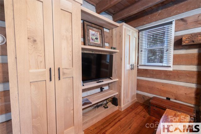 1524 McCall Road, Cashiers, NC 28717