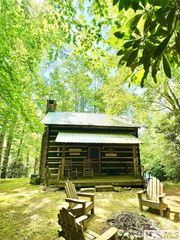 1524 McCall Road, Cashiers, NC 28717