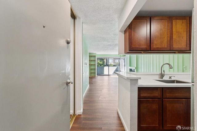 60 Ora Way H101, San Francisco, CA 94131