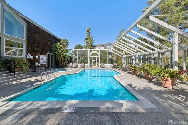 60 Ora Way H101, San Francisco, CA 94131