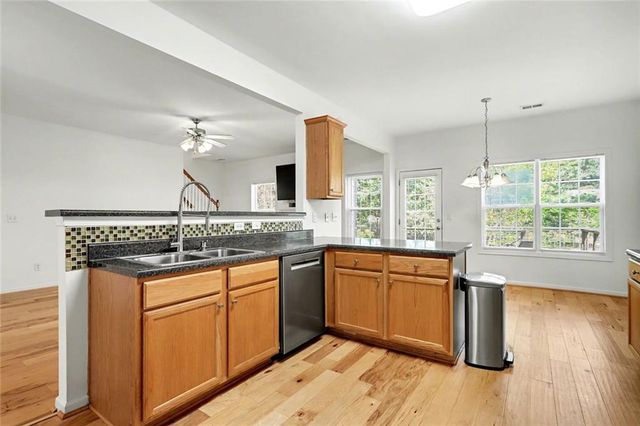 528 Vickers Lane, Locust Grove, GA 30248