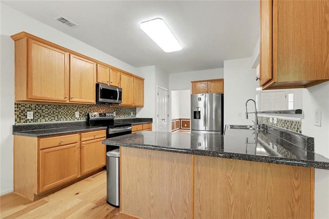 528 Vickers Lane, Locust Grove, GA 30248