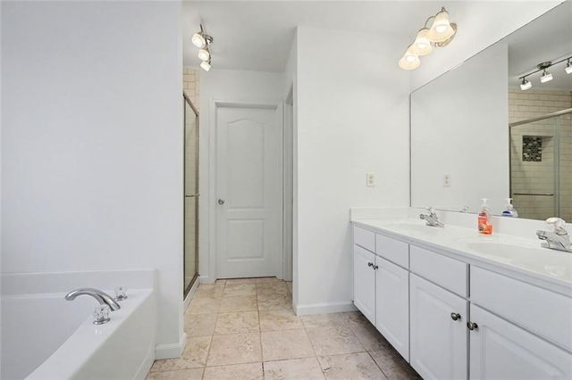 528 Vickers Lane, Locust Grove, GA 30248