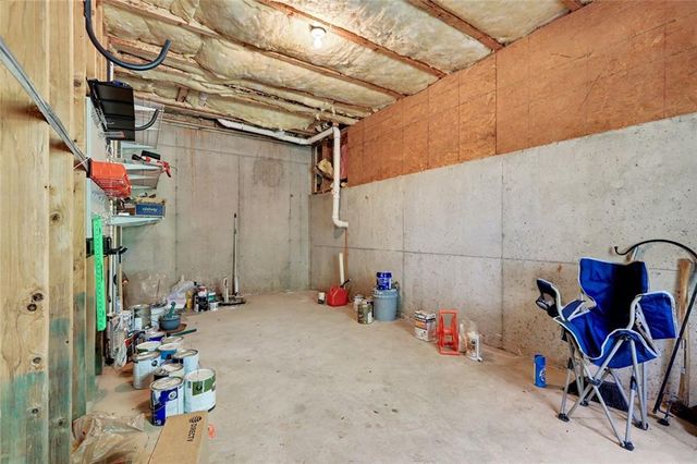 528 Vickers Lane, Locust Grove, GA 30248