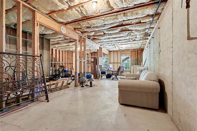 528 Vickers Lane, Locust Grove, GA 30248