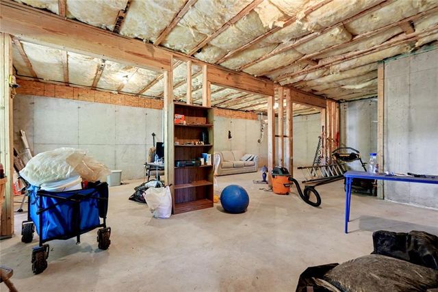 528 Vickers Lane, Locust Grove, GA 30248