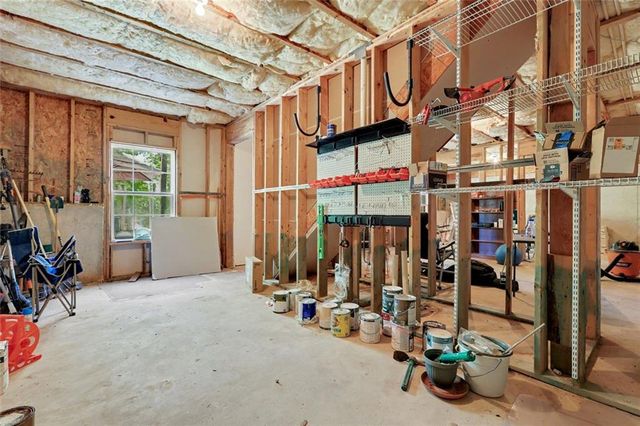 528 Vickers Lane, Locust Grove, GA 30248