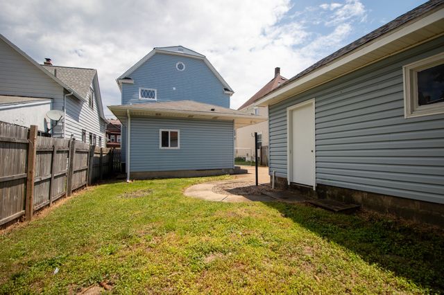 2218 POPLAR Street, Erie, PA 16502
