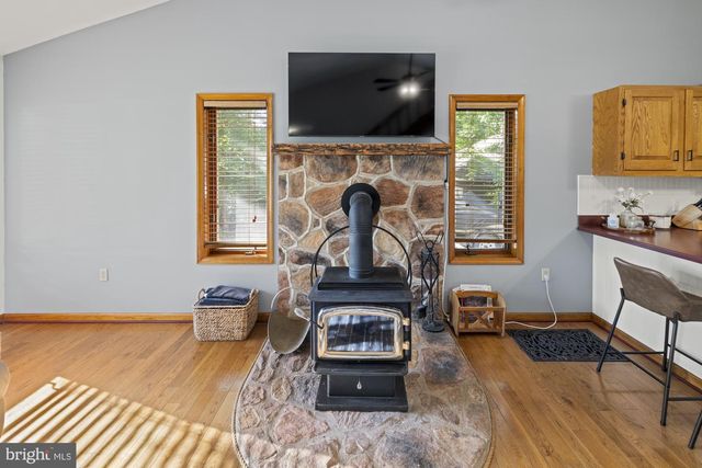 8 HILL DR, East Berlin, PA 17316
