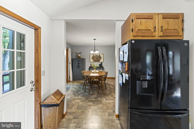 8 HILL DR, East Berlin, PA 17316