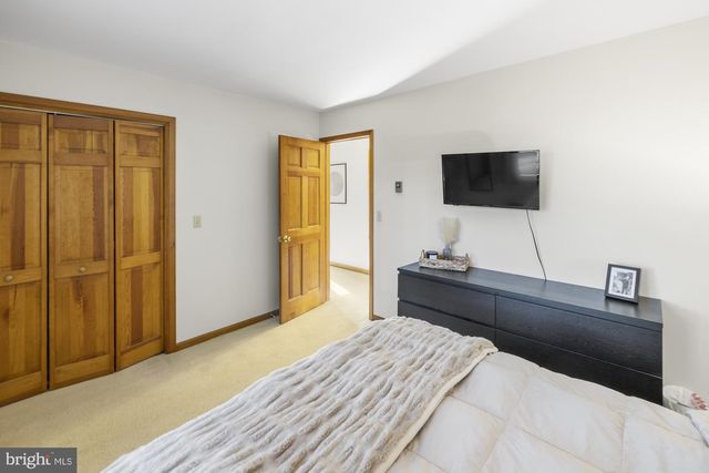 8 HILL DR, East Berlin, PA 17316
